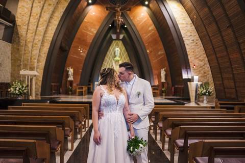 As melhores ideias e inspirações criativas de fotos de casamento na Igreja Paróquia Nossa Senhora de Lourdes '