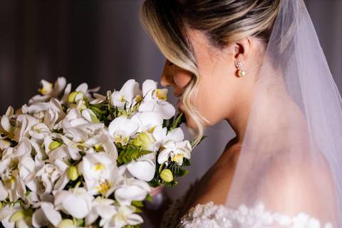 As melhores ideias e inspirações criativas de fotos de casamento do making of da noiva no Quality Suites Oscar Freire'