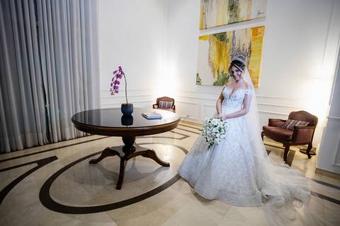 As melhores ideias e inspirações criativas de fotos de casamento do making of da noiva no Quality Suites Oscar Freire'