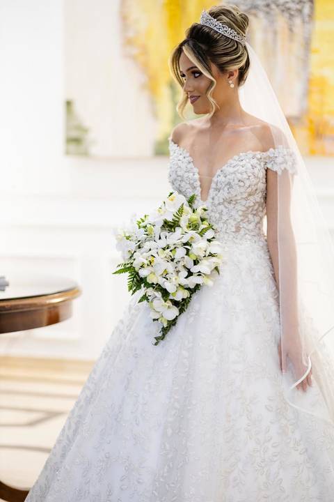 As melhores ideias e inspirações criativas de fotos de casamento do making of da noiva no Quality Suites Oscar Freire'