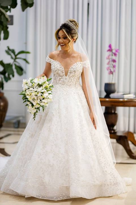 As melhores ideias e inspirações criativas de fotos de casamento do making of da noiva no Quality Suites Oscar Freire'