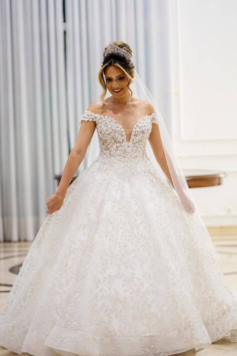 As melhores ideias e inspirações criativas de fotos de casamento do making of da noiva no Quality Suites Oscar Freire'