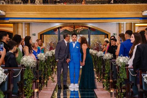 As melhores ideias e inspirações criativas de fotos de casamento na Paroquia Santíssima Trindade'