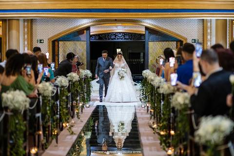 As melhores ideias e inspirações criativas de fotos de casamento na Paroquia Santíssima Trindade'