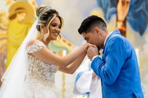 As melhores ideias e inspirações criativas de fotos de casamento na Paroquia Santíssima Trindade'
