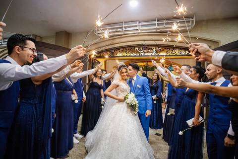 As melhores ideias e inspirações criativas de fotos de casamento na Paroquia Santíssima Trindade'
