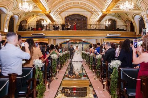 As melhores ideias e inspirações criativas de fotos de casamento na Paroquia Santíssima Trindade'
