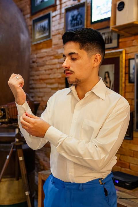 As melhores ideias e inspirações criativas de fotos de casamento do making of do noivo na Barbearia Corleone'