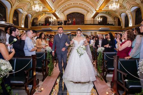 As melhores ideias e inspirações criativas de fotos de casamento na Paroquia Santíssima Trindade'