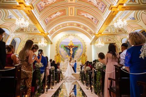 As melhores ideias e inspirações criativas de fotos de casamento na Paroquia Santíssima Trindade'