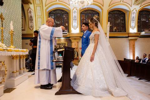 As melhores ideias e inspirações criativas de fotos de casamento na Paroquia Santíssima Trindade'