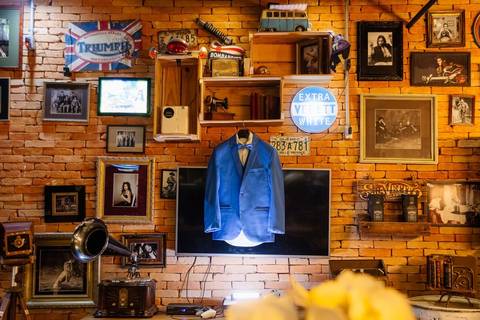 As melhores ideias e inspirações criativas de fotos de casamento do making of do noivo na Barbearia Corleone'