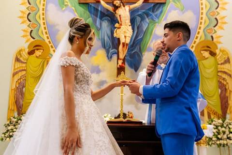 As melhores ideias e inspirações criativas de fotos de casamento na Paroquia Santíssima Trindade'