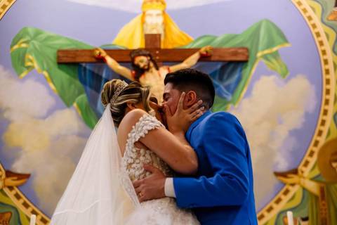 As melhores ideias e inspirações criativas de fotos de casamento na Paroquia Santíssima Trindade'