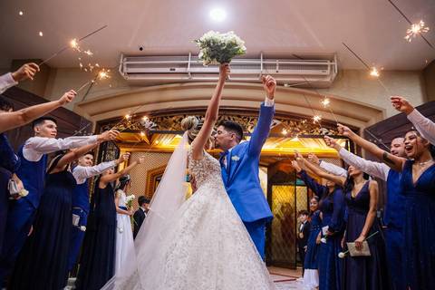 As melhores ideias e inspirações criativas de fotos de casamento na Paroquia Santíssima Trindade'