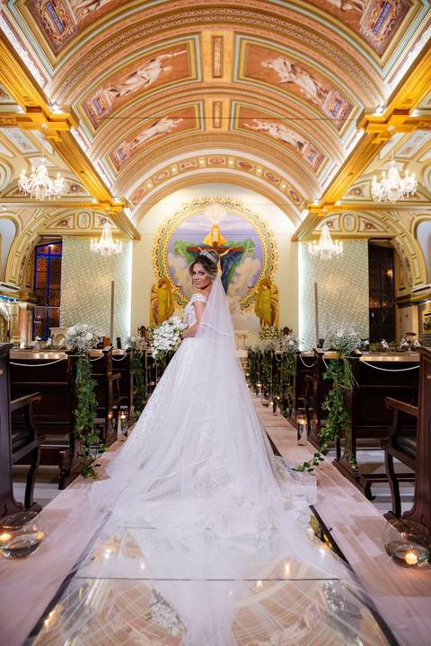 As melhores ideias e inspirações criativas de fotos de casamento na Paroquia Santíssima Trindade'