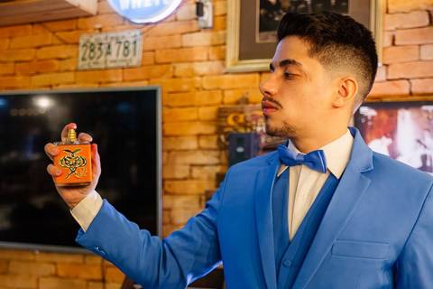 As melhores ideias e inspirações criativas de fotos de casamento do making of do noivo na Barbearia Corleone'