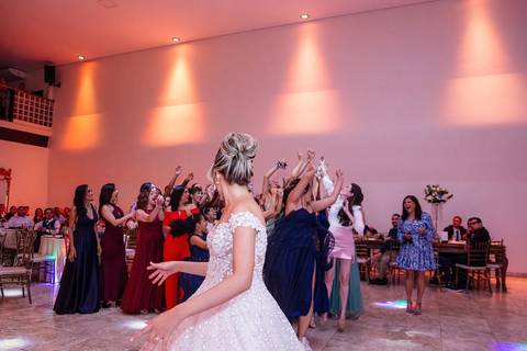 As melhores ideias e inspirações criativas de fotos de casamento no Buffet Pavaneli Eventos'