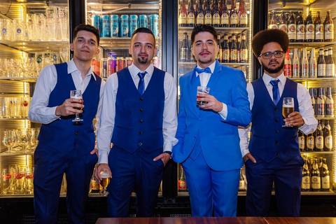 As melhores ideias e inspirações criativas de fotos de casamento do making of do noivo na Barbearia Corleone'