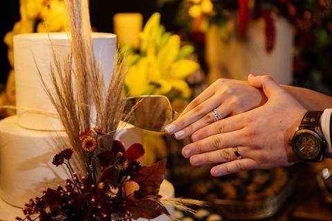 As melhores ideias e inspirações criativas de fotos de casamento dos noivos na recepção no espaço Carpe Diem'