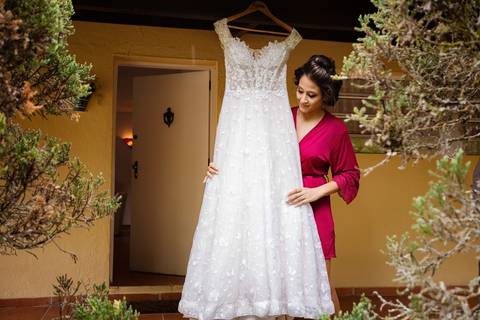 As melhores ideias e inspirações criativas de fotos de casamento do making of da noiva no espaço Carpe Diem'