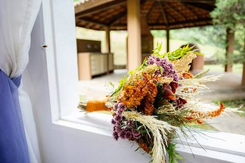 As melhores ideias e inspirações criativas de fotos de casamento do making of da noiva no espaço Carpe Diem'