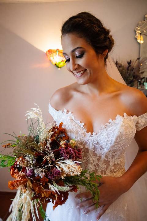 As melhores ideias e inspirações criativas de fotos de casamento do making of da noiva no espaço Carpe Diem'