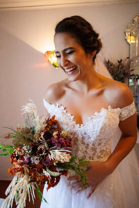 As melhores ideias e inspirações criativas de fotos de casamento do making of da noiva no espaço Carpe Diem'