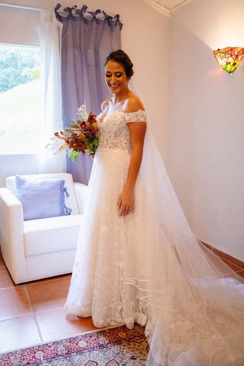 As melhores ideias e inspirações criativas de fotos de casamento do making of da noiva no espaço Carpe Diem'