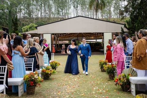 As melhores ideias e inspirações criativas de fotos de casamento dos noivos na cerimônia no espaço Carpe Diem'
