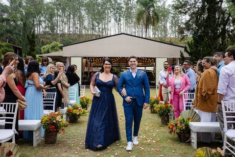 As melhores ideias e inspirações criativas de fotos de casamento dos noivos na cerimônia no espaço Carpe Diem'