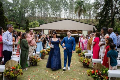 As melhores ideias e inspirações criativas de fotos de casamento dos noivos na cerimônia no espaço Carpe Diem'