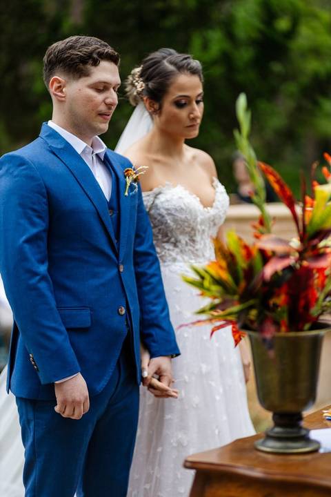As melhores ideias e inspirações criativas de fotos de casamento dos noivos na cerimônia no espaço Carpe Diem'