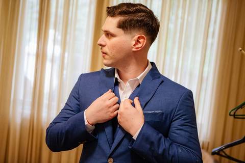 As melhores ideias e inspirações criativas de fotos de casamento do making of do noivo no espaço Carpe Diem'