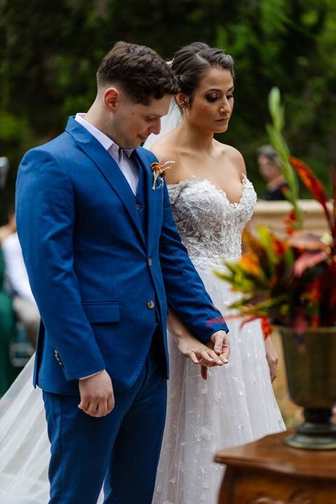 As melhores ideias e inspirações criativas de fotos de casamento dos noivos na cerimônia no espaço Carpe Diem'