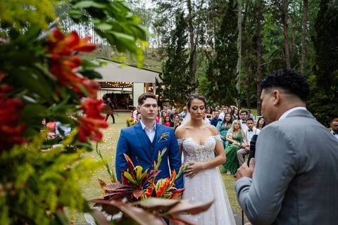 As melhores ideias e inspirações criativas de fotos de casamento dos noivos na cerimônia no espaço Carpe Diem'