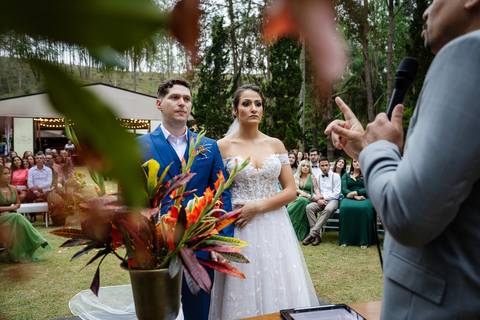 As melhores ideias e inspirações criativas de fotos de casamento dos noivos na cerimônia no espaço Carpe Diem'