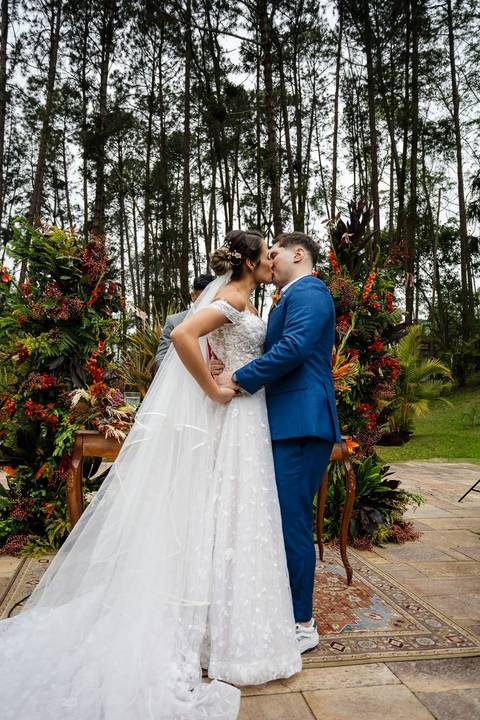 As melhores ideias e inspirações criativas de fotos de casamento dos noivos na cerimônia no espaço Carpe Diem'