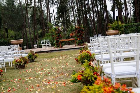 As melhores ideias e inspirações criativas de fotos de casamento da decoração da cerimônia no espaço Carpe Diem'