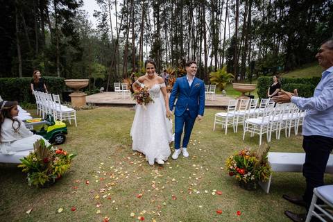 As melhores ideias e inspirações criativas de fotos de casamento dos noivos na cerimônia no espaço Carpe Diem'
