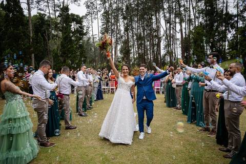 As melhores ideias e inspirações criativas de fotos de casamento dos noivos na cerimônia no espaço Carpe Diem'