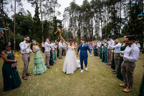 As melhores ideias e inspirações criativas de fotos de casamento dos noivos na cerimônia no espaço Carpe Diem'