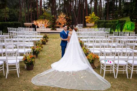 As melhores ideias e inspirações criativas de fotos de casamento dos noivos na cerimônia no espaço Carpe Diem'
