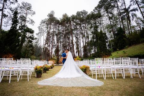 As melhores ideias e inspirações criativas de fotos de casamento dos noivos na cerimônia no espaço Carpe Diem'