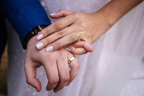 As melhores ideias e inspirações criativas de fotos de casamento dos noivos na cerimônia no espaço Carpe Diem'