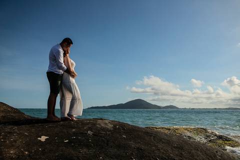 As melhores ideias e inspirações de fotos criativas para ensaio pré wedding na praia do Guarujá Praia das Conchas e Perequê'