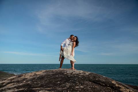 As melhores ideias e inspirações de fotos criativas para ensaio pré wedding na praia do Guarujá Praia das Conchas e Perequê'