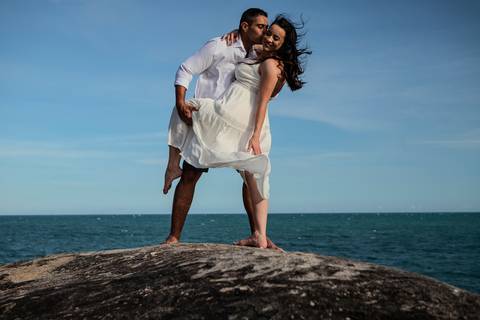 As melhores ideias e inspirações de fotos criativas para ensaio pré wedding na praia do Guarujá Praia das Conchas e Perequê'