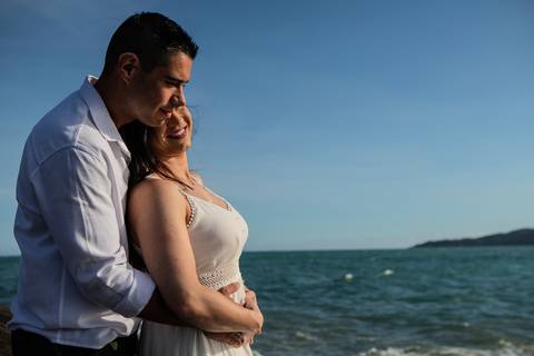 As melhores ideias e inspirações de fotos criativas para ensaio pré wedding na praia do Guarujá Praia das Conchas e Perequê'