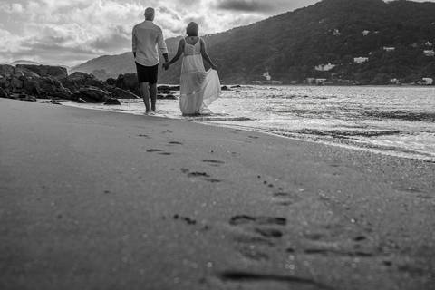 As melhores ideias e inspirações de fotos criativas para ensaio pré wedding na praia do Guarujá Praia das Conchas e Perequê'
